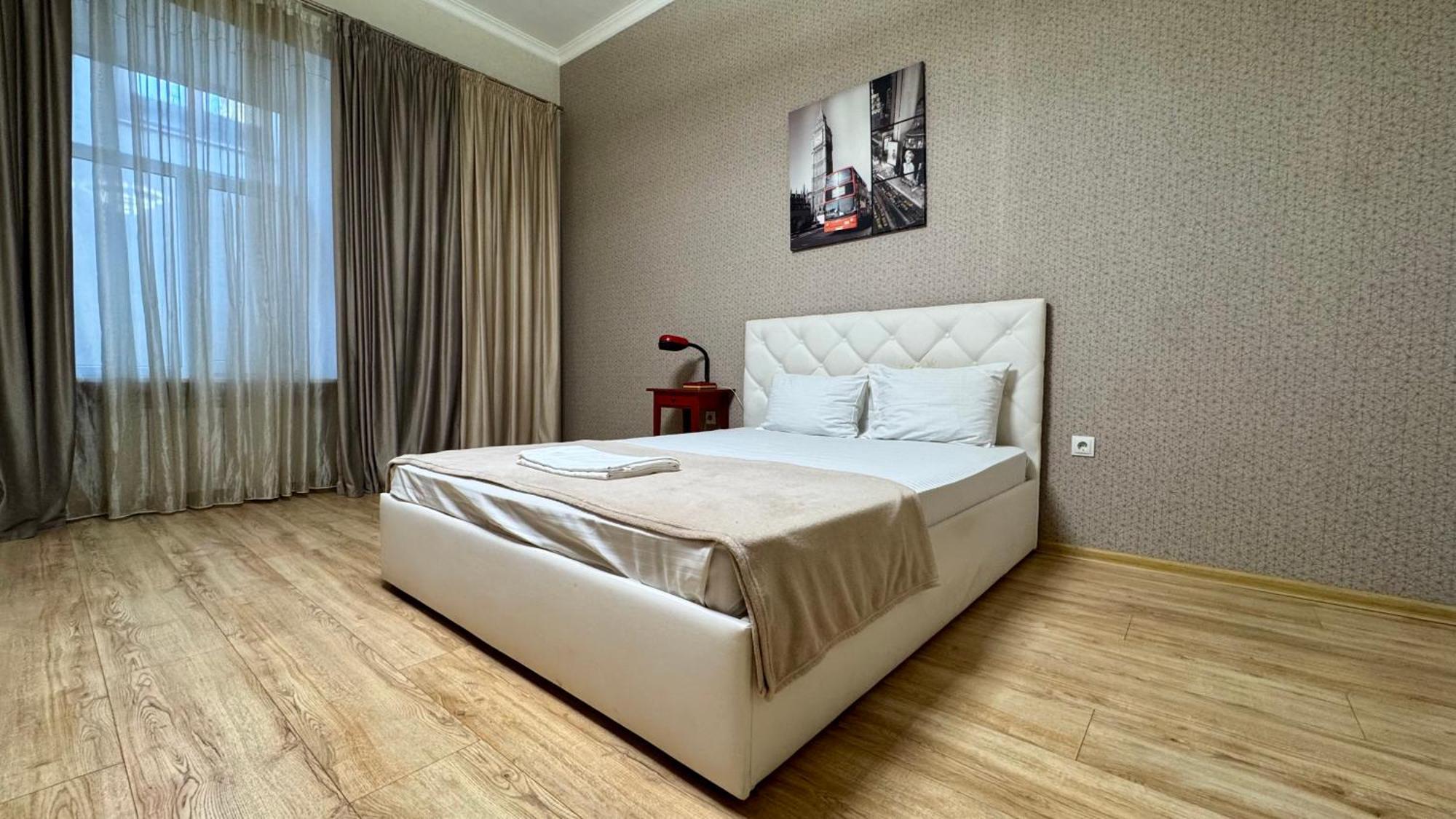 Central Apartments Odessa Esterno foto